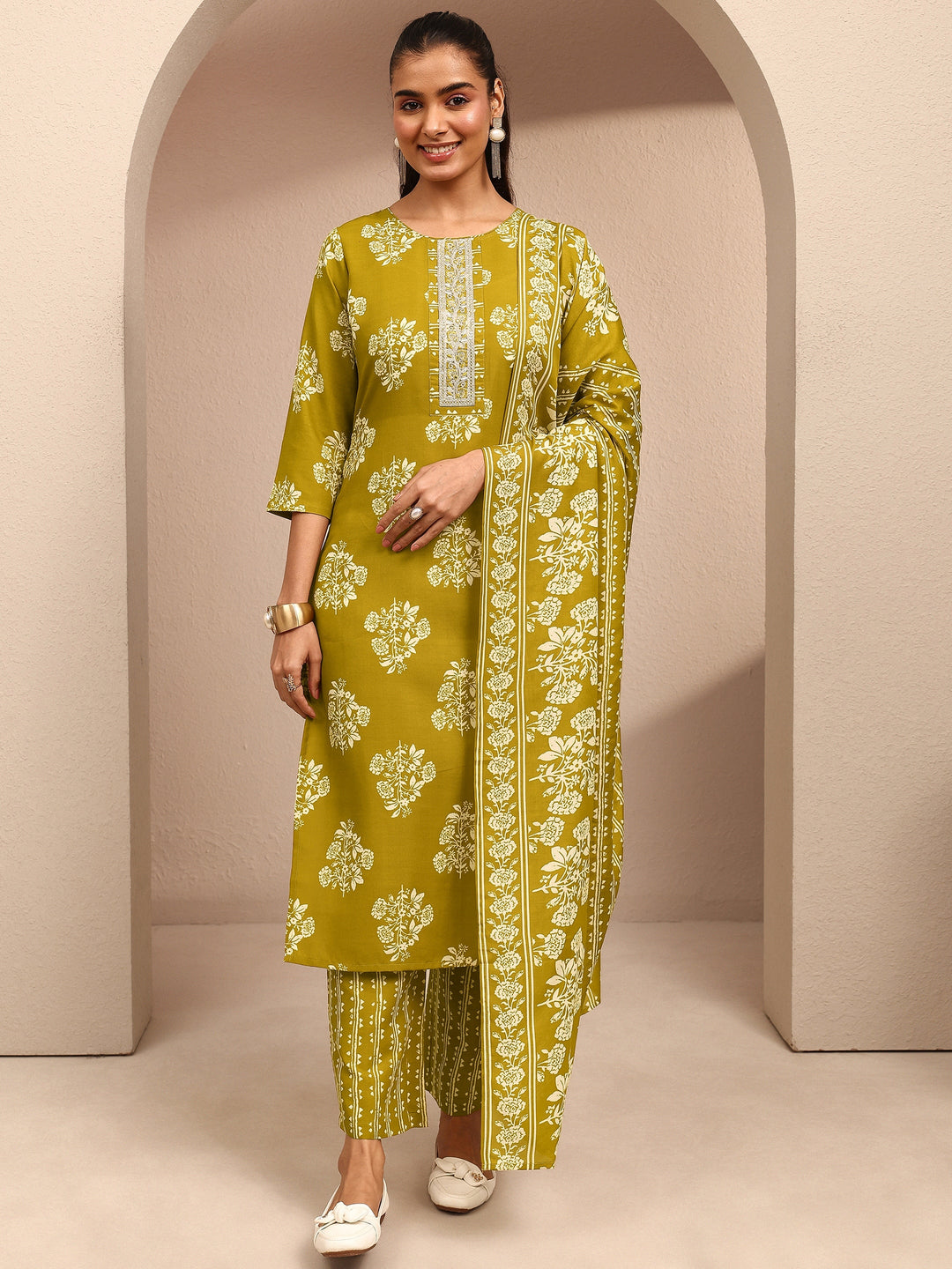 Green Printed Cotton Blend Straight Suit Set With Dupatta