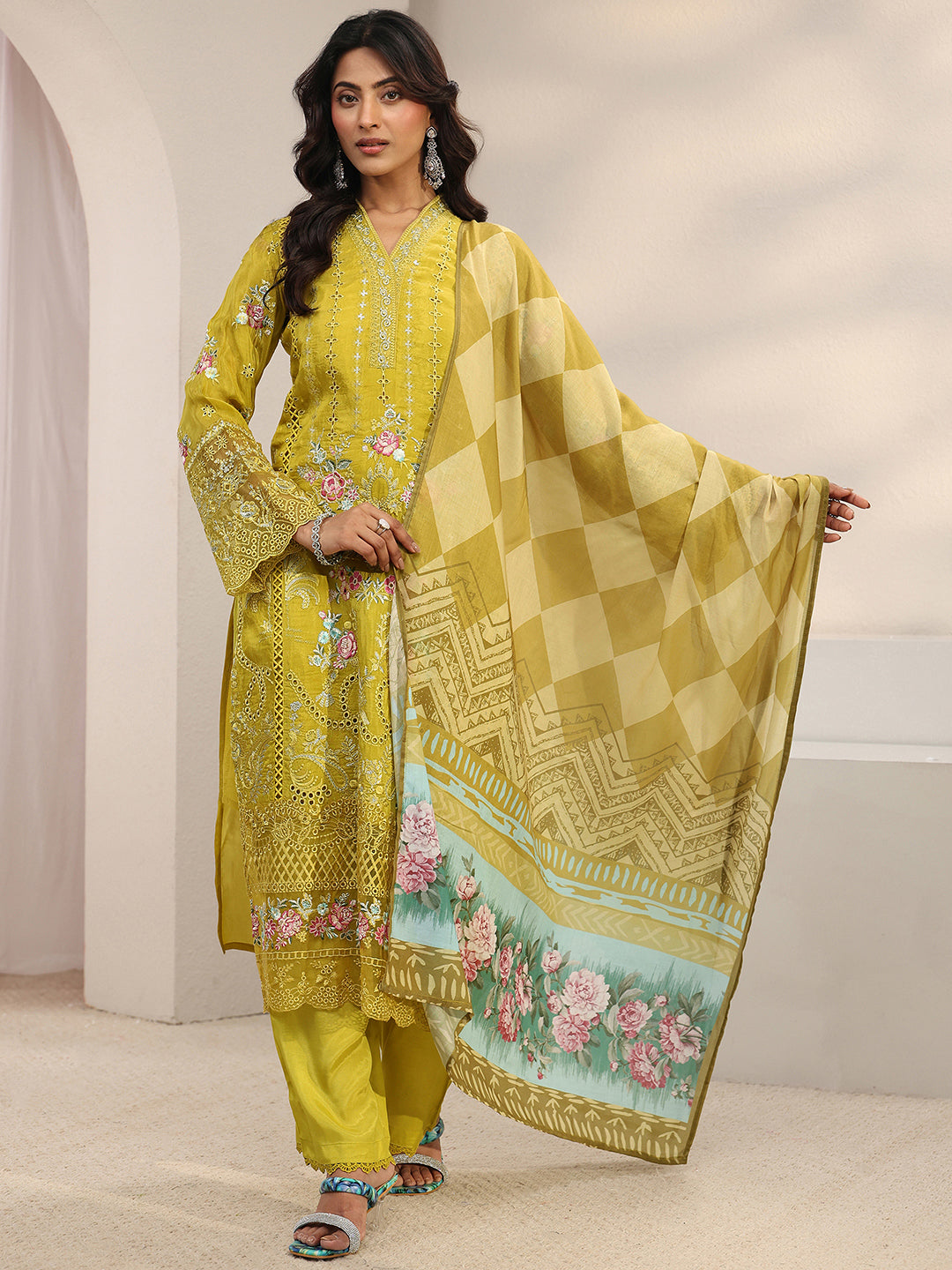 Green Floral Embroidered Silk Blend Straight Suit Set With Dupatta