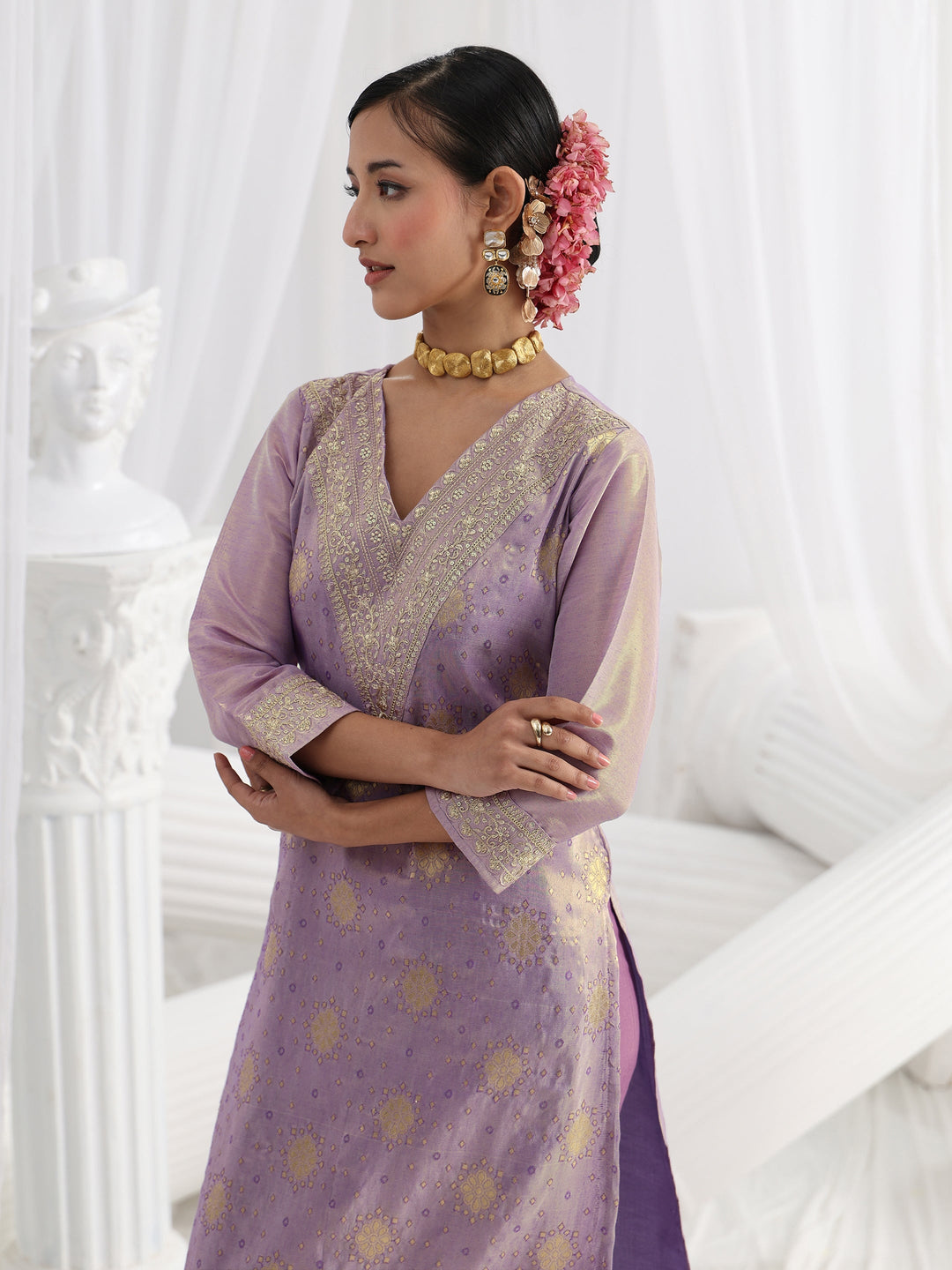 Lavender Embroidered Silk Blend Straight Suit Set With Dupatta