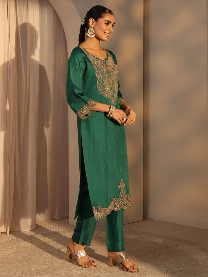 Green Ethnic Embroidered Silk Blend Straight Suits Set With Dupatta