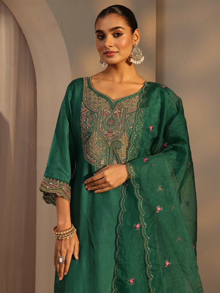 Green Ethnic Embroidered Silk Blend Straight Suits Set With Dupatta