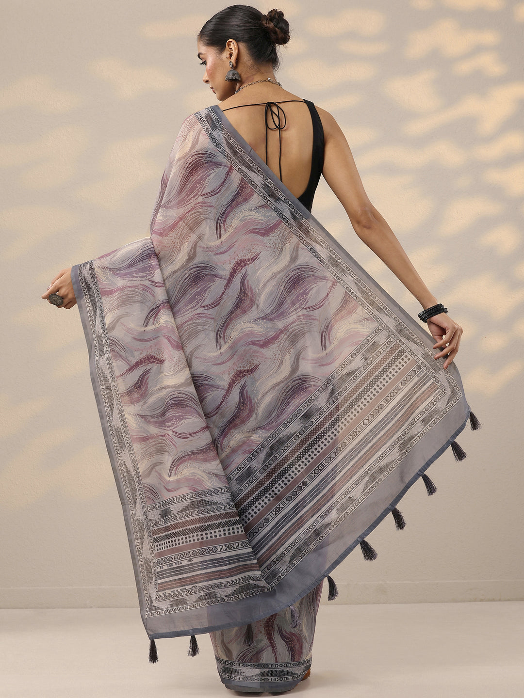 Grey Printed Silk Blend Saree With Unstitched Blouse Piece