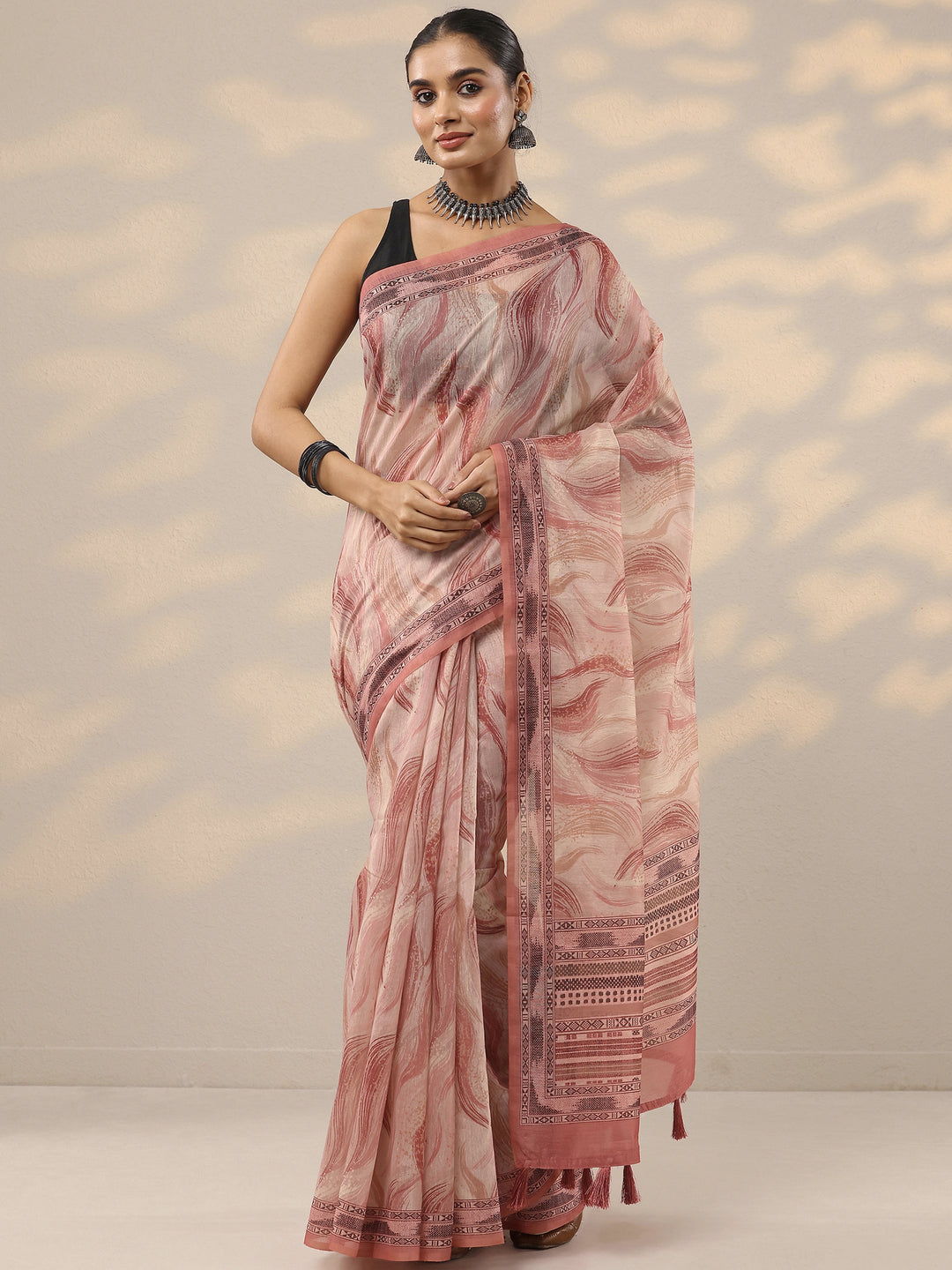 Peach Printed Silk Blend Saree With Unstitched Blouse Piece