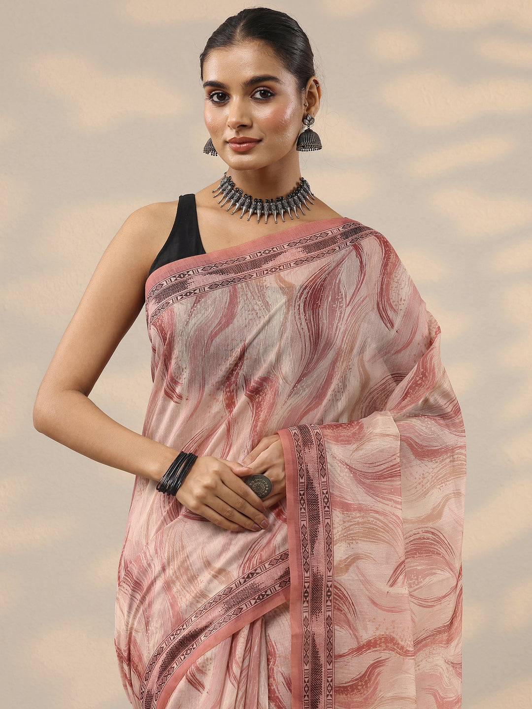 Peach Printed Silk Blend Saree With Unstitched Blouse Piece