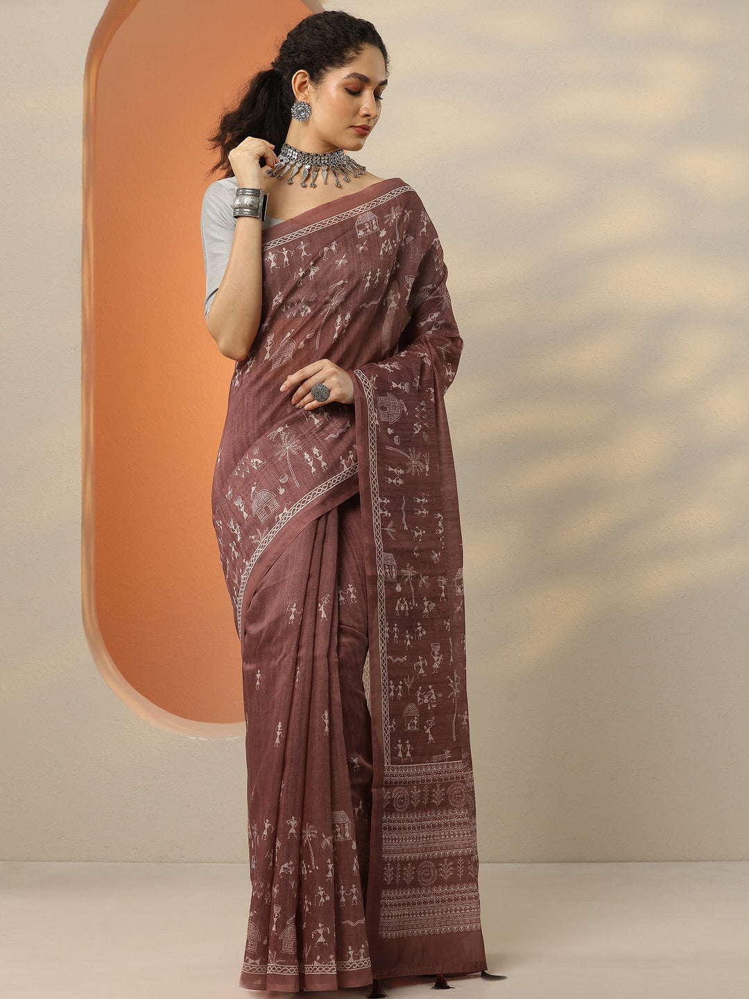 Brown Printed Silk Blend Saree With Unstitched Blouse Picece