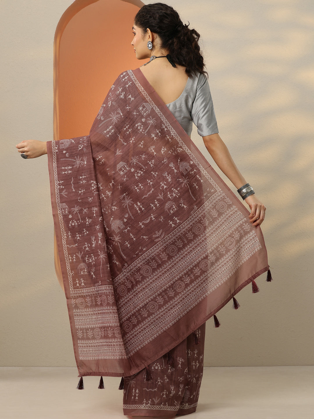 Brown Printed Silk Blend Saree With Unstitched Blouse Picece
