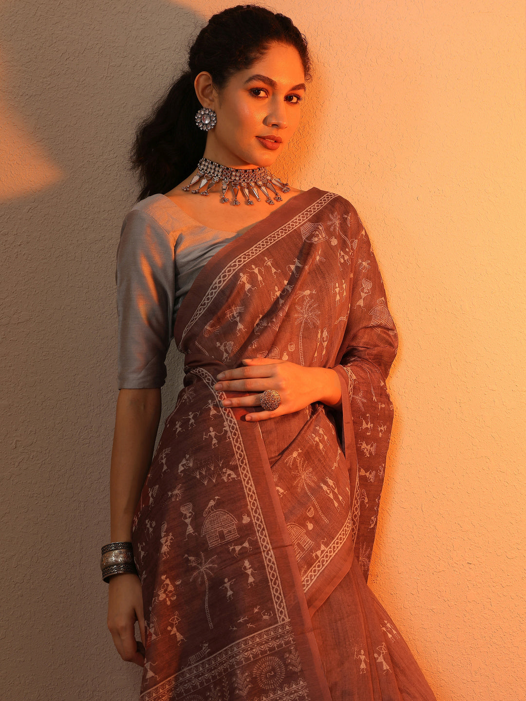 Brown Printed Silk Blend Saree With Unstitched Blouse Picece