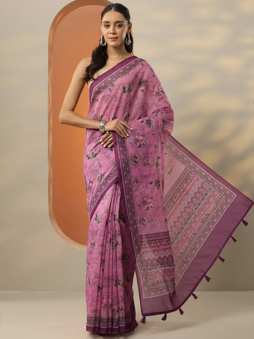 Pink Printed Silk Blend Saree With Unstitched Blouse Piece