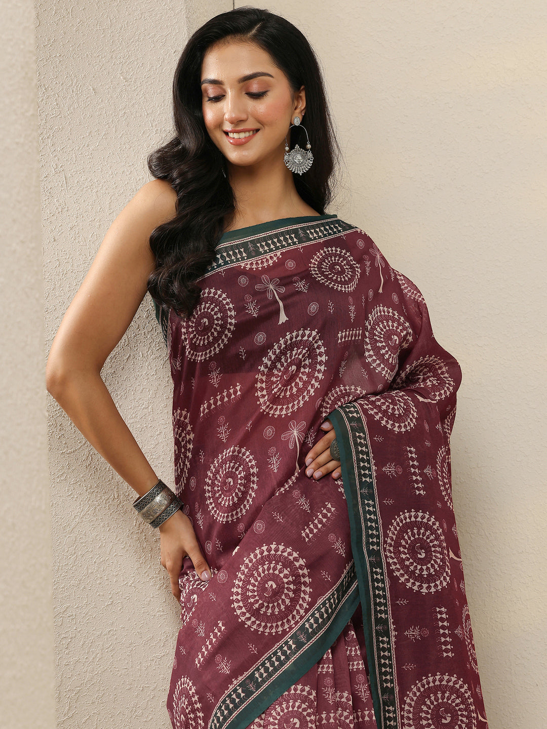 Maroon Printed Silk Blend Saree With Unstitched Blouse Picece