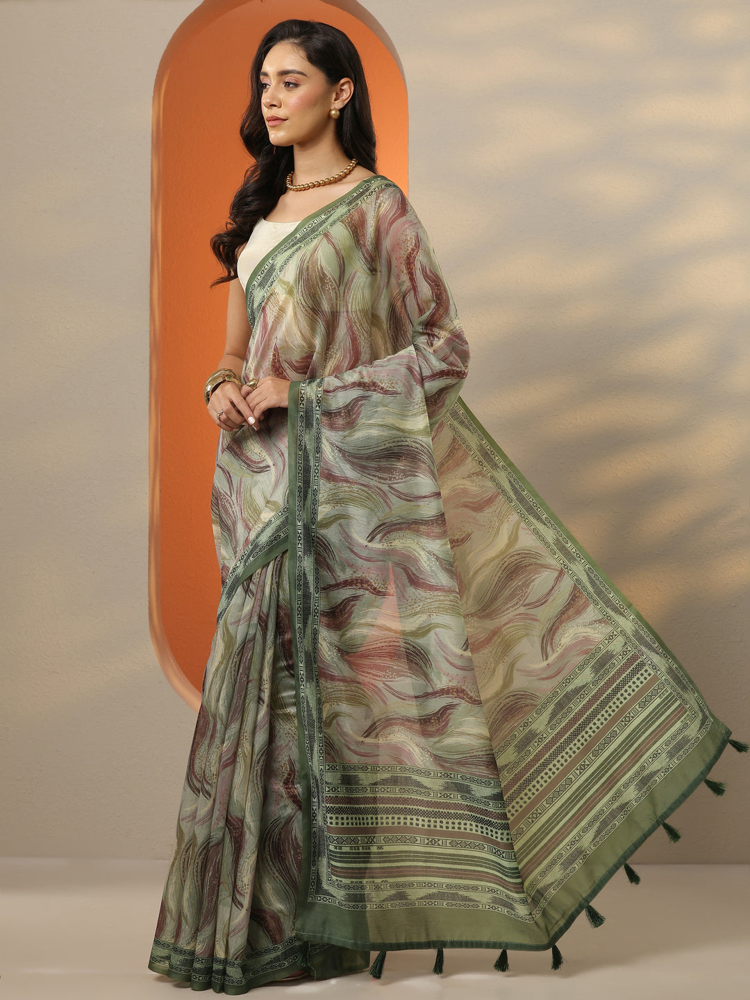 Green Printed Silk Blend Saree With Unstitched Blouse Piece
