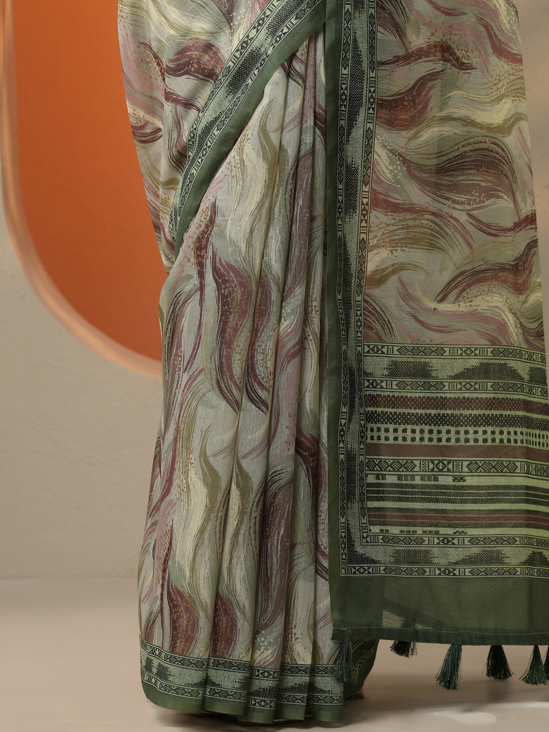 Green Printed Silk Blend Saree With Unstitched Blouse Piece