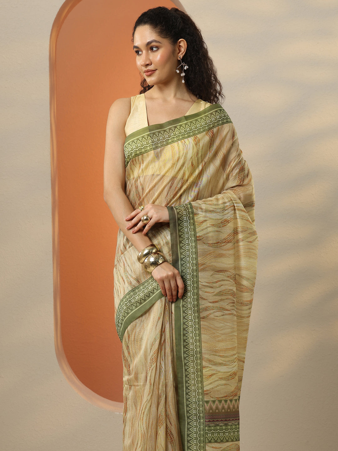 Beige Printed Silk Blend Saree With Unstitched Blouse Piece