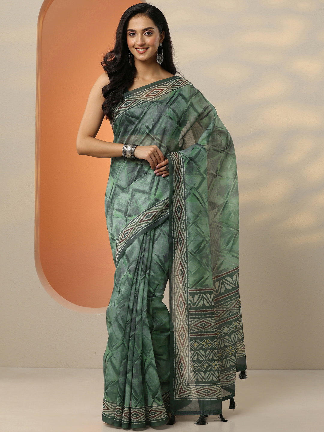 Green Printed Silk Blend Saree With Unstitched Blouse Piece