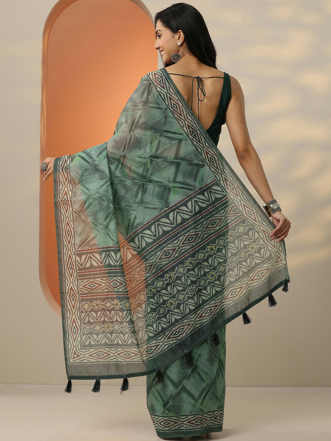 Green Printed Silk Blend Saree With Unstitched Blouse Piece