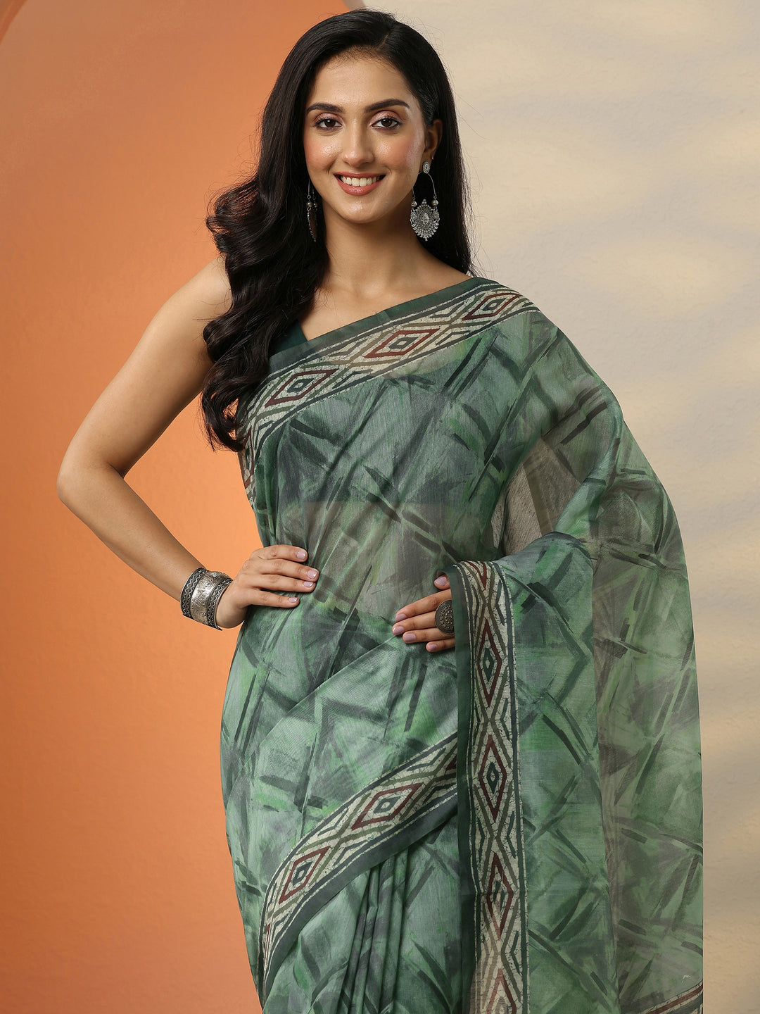 Green Printed Silk Blend Saree With Unstitched Blouse Piece