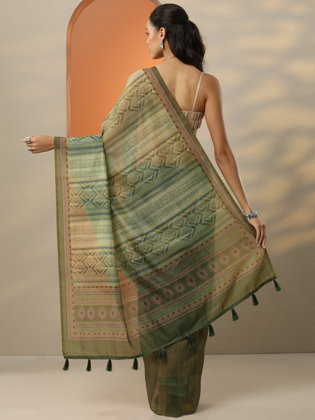 Green Printed Silk Blend Saree With Unstitched Blouse Piece