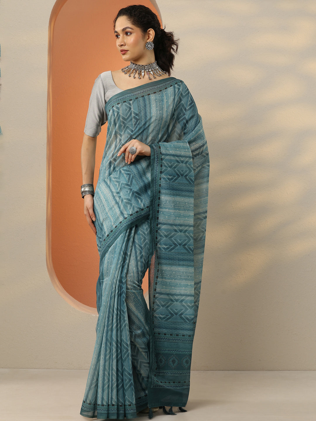 Green Printed Silk Blend Saree With Unstitched Blouse Piece
