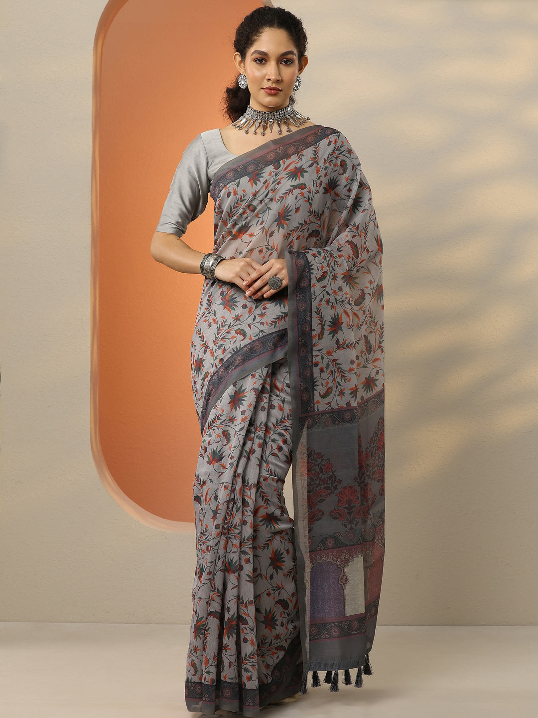 Grey Printed Silk Blend Saree With Unstitched Blouse Piece