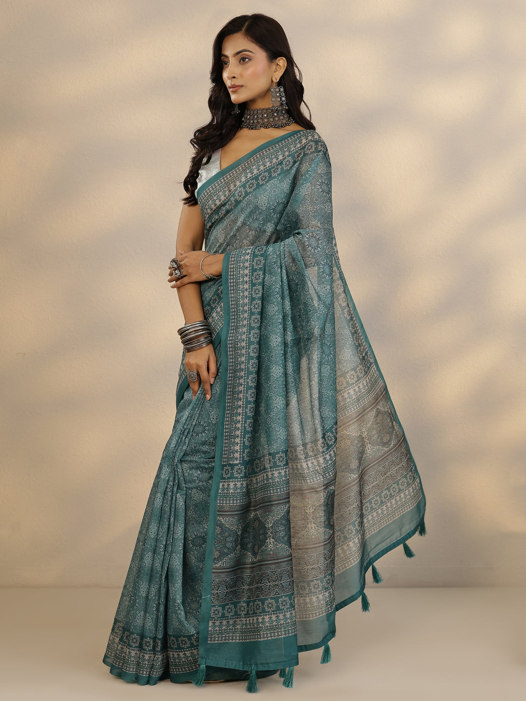 Green Printed Silk Blend Saree With Unstitched Blouse Piece