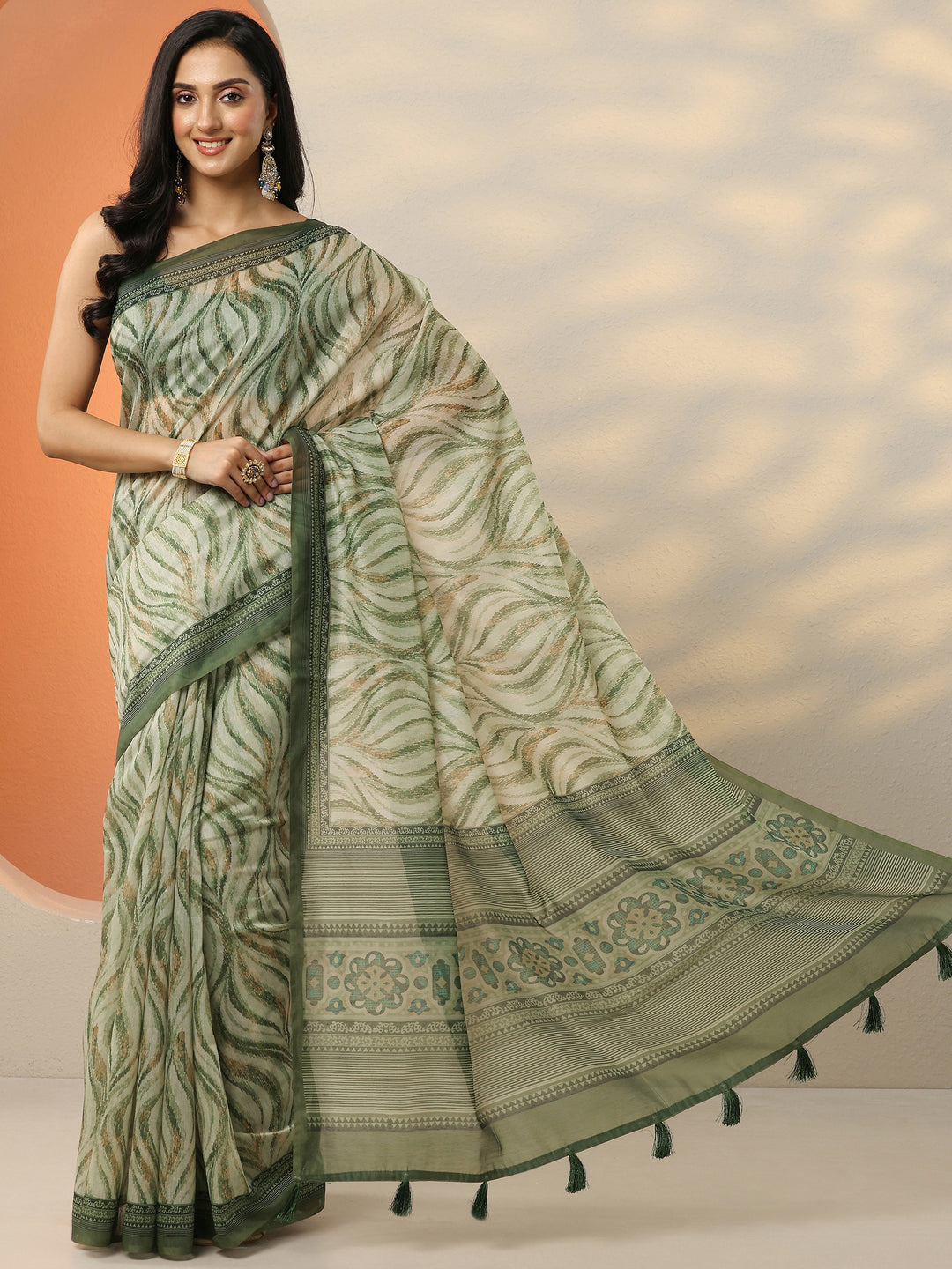 Green Printed Silk Blend Saree With Unstitched Blouse Piece