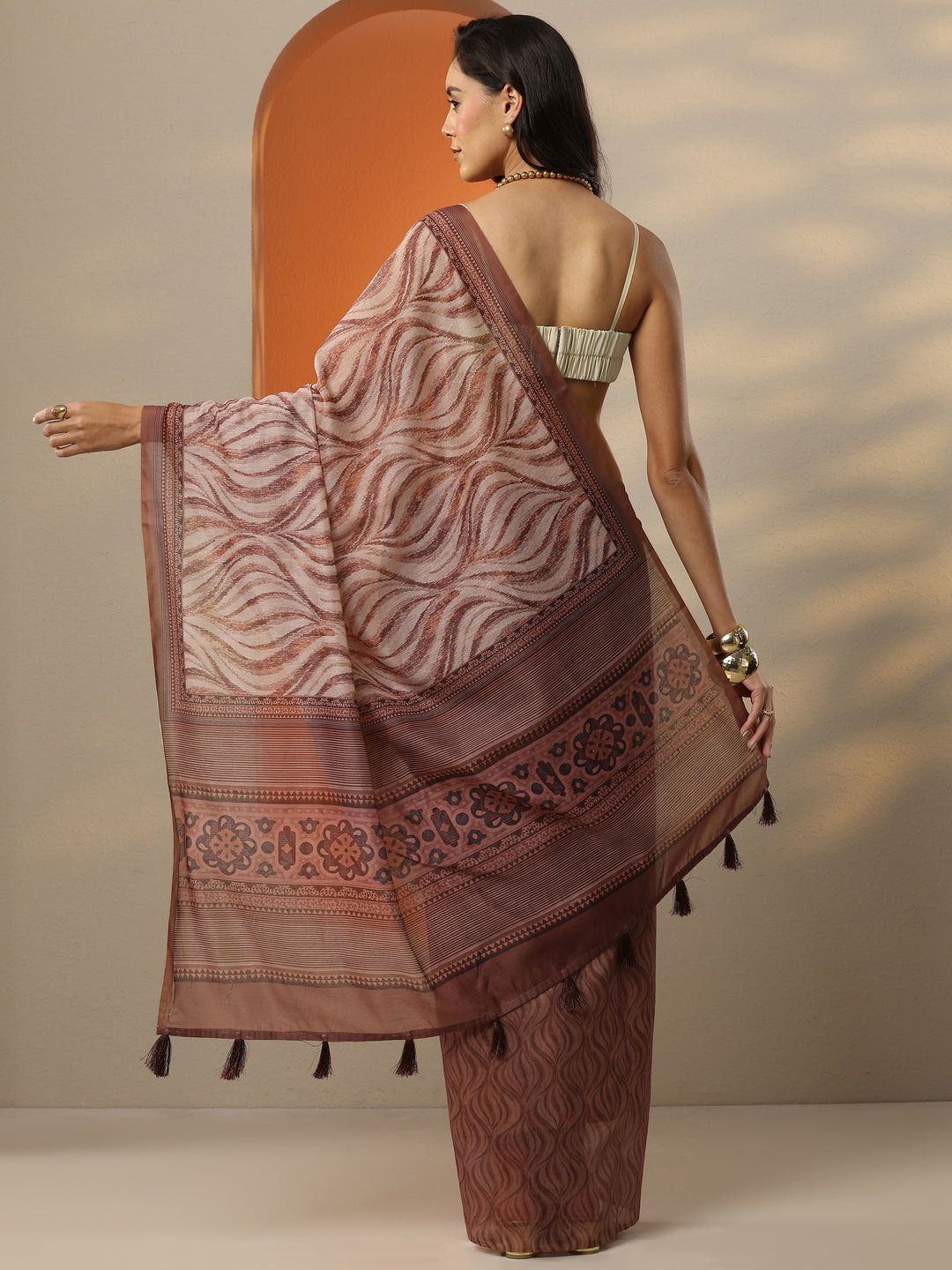 Peach Printed Silk Blend Saree With Unstitched Blouse Piece