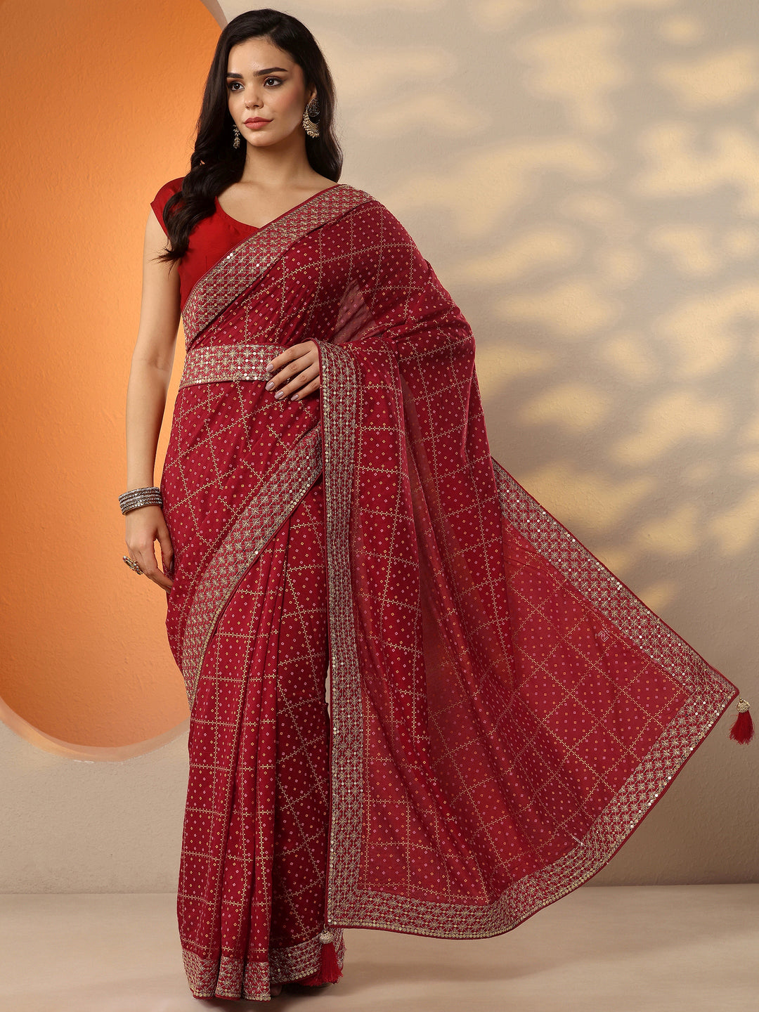 Red Bandhani Printed Silk Blend Saree With Unstitched Blouse Piece