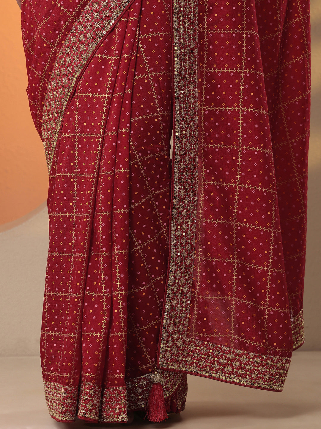 Red Bandhani Printed Silk Blend Saree With Unstitched Blouse Piece