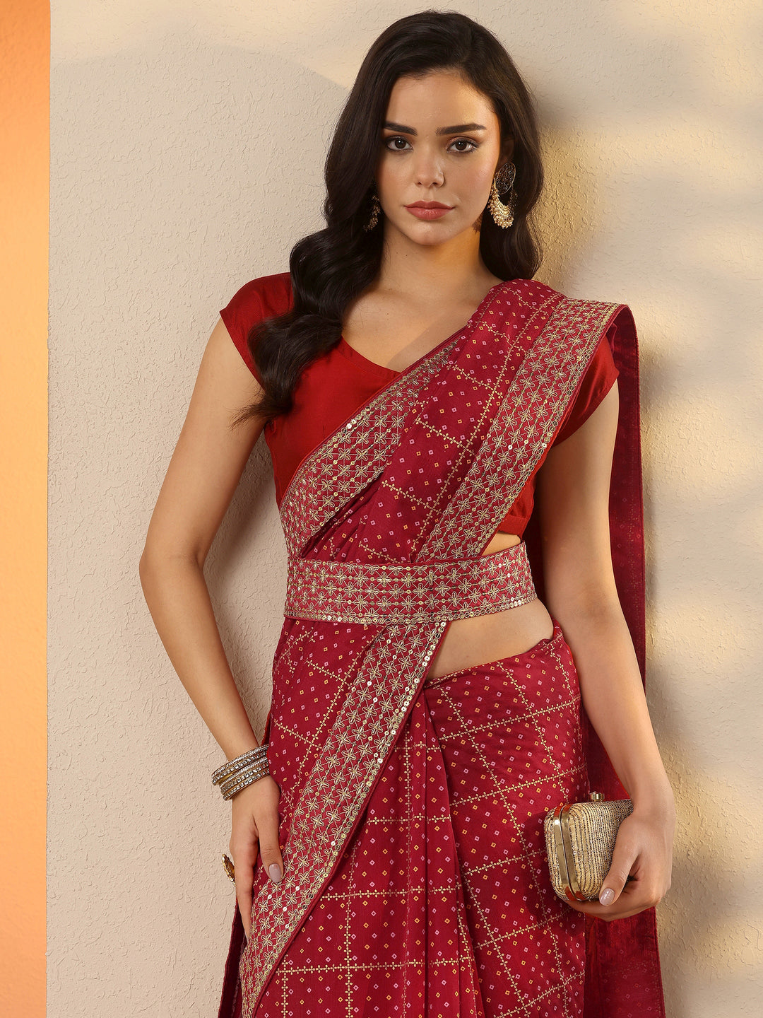 Red Bandhani Printed Silk Blend Saree With Unstitched Blouse Piece