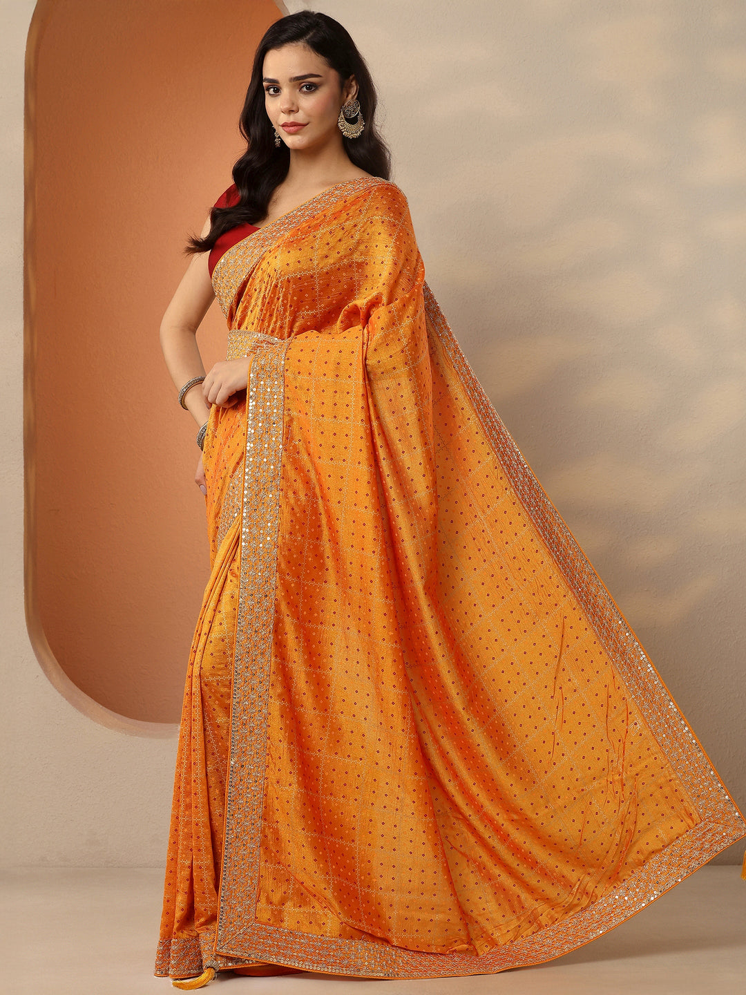 Mustard Bandhani Printed Silk Blend Saree With Unstitched Blouse Piece
