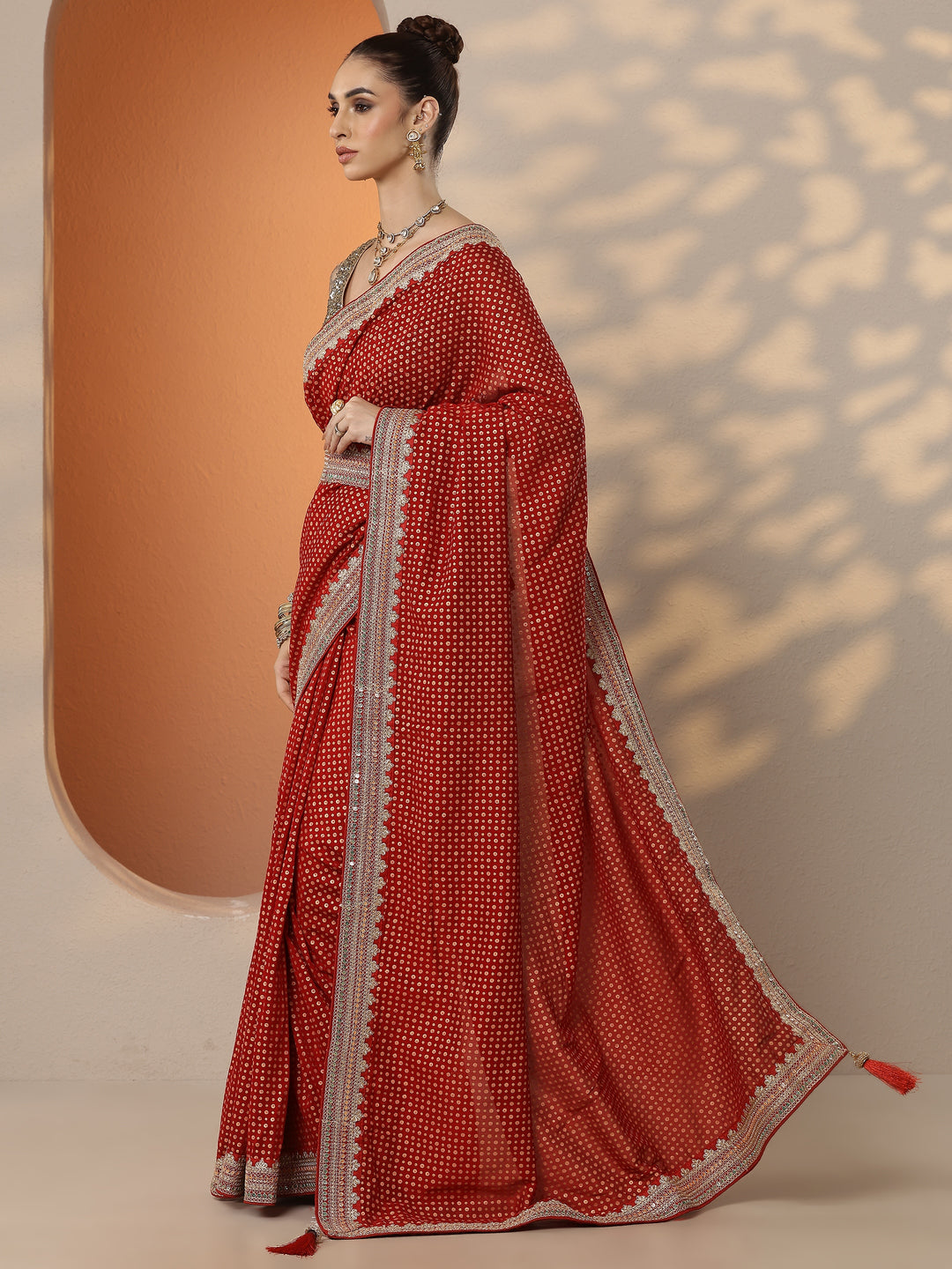 Red Printed Silk Blend Saree With Unstitched Blouse Piece