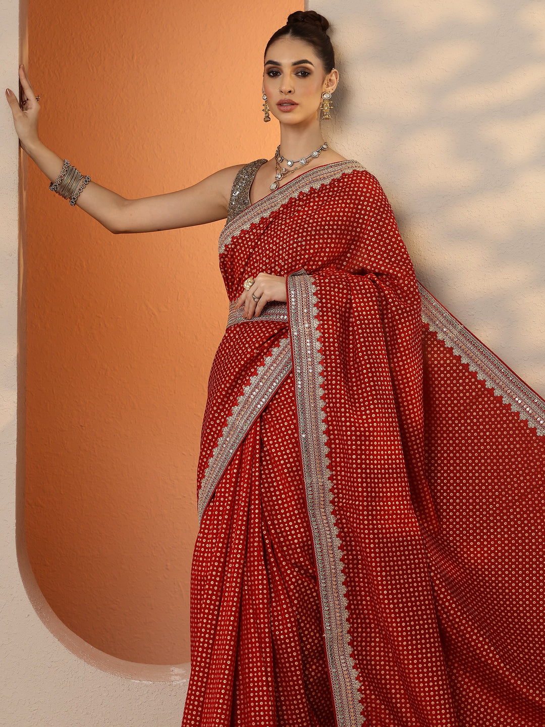 Red Printed Silk Blend Saree With Unstitched Blouse Piece