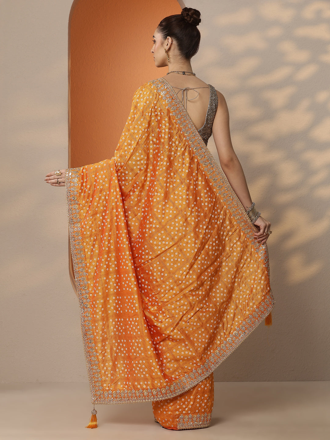 Mustard Bandhani Printed Silk Blend Saree With Unstitched Blouse Piece