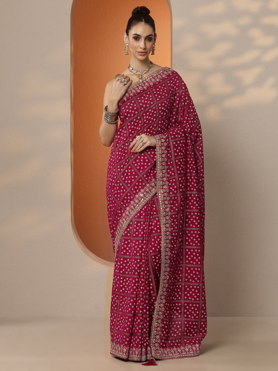 Pink Bandhani Printed Silk Blend Saree With Unstitched Blouse Piece