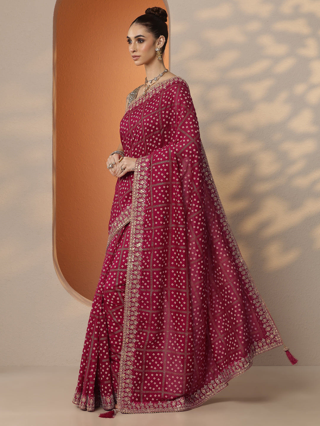 Pink Bandhani Printed Silk Blend Saree With Unstitched Blouse Piece