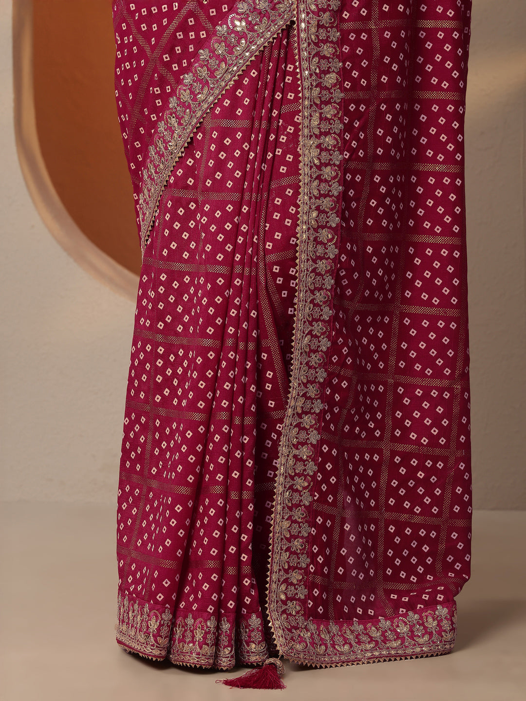 Pink Bandhani Printed Silk Blend Saree With Unstitched Blouse Piece