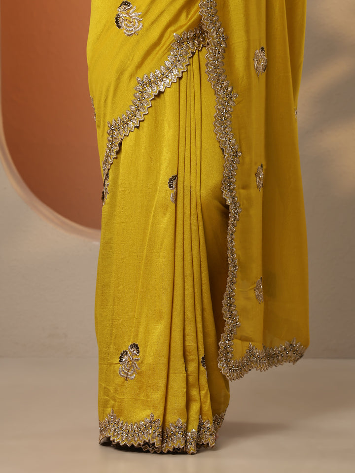 Mustard Embellished Silk Blend Saree With Unstitched Blouse Piece