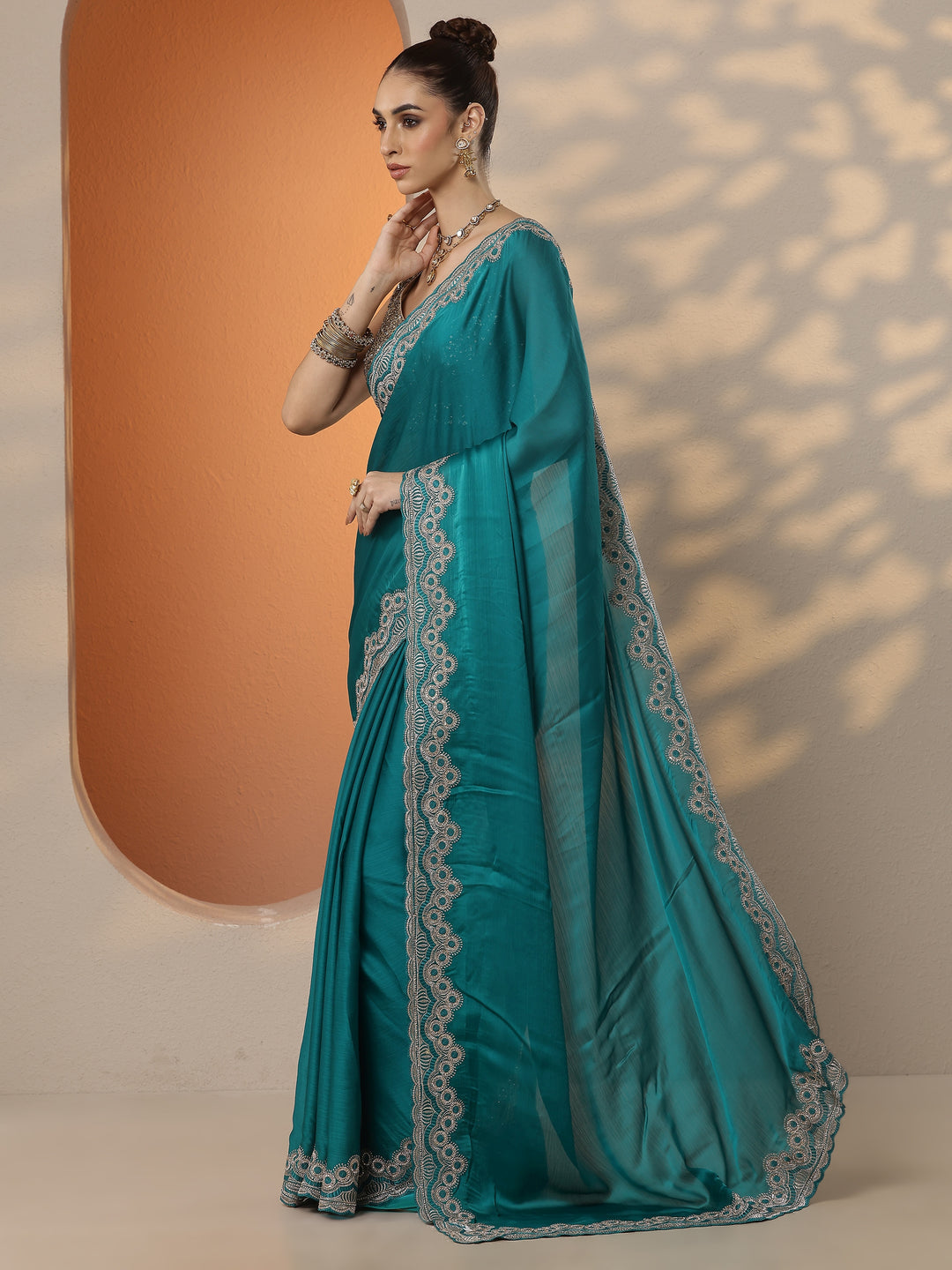 Green Solid Chiffon Saree With Unstitched Blouse Piece
