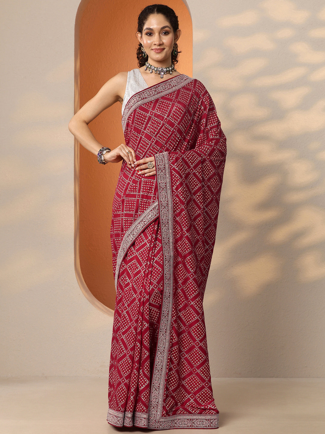 Red Bandhani Printed Silk Blend Saree With Unstitched Blouse Piece