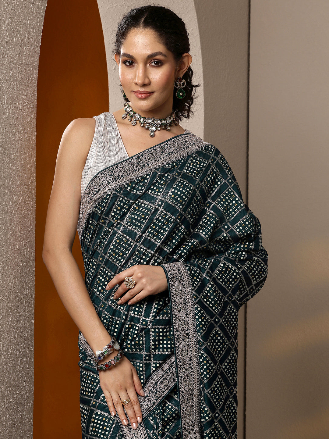 Teal Bandhani Printed Silk Blend Saree With Unstitched Blouse Piece