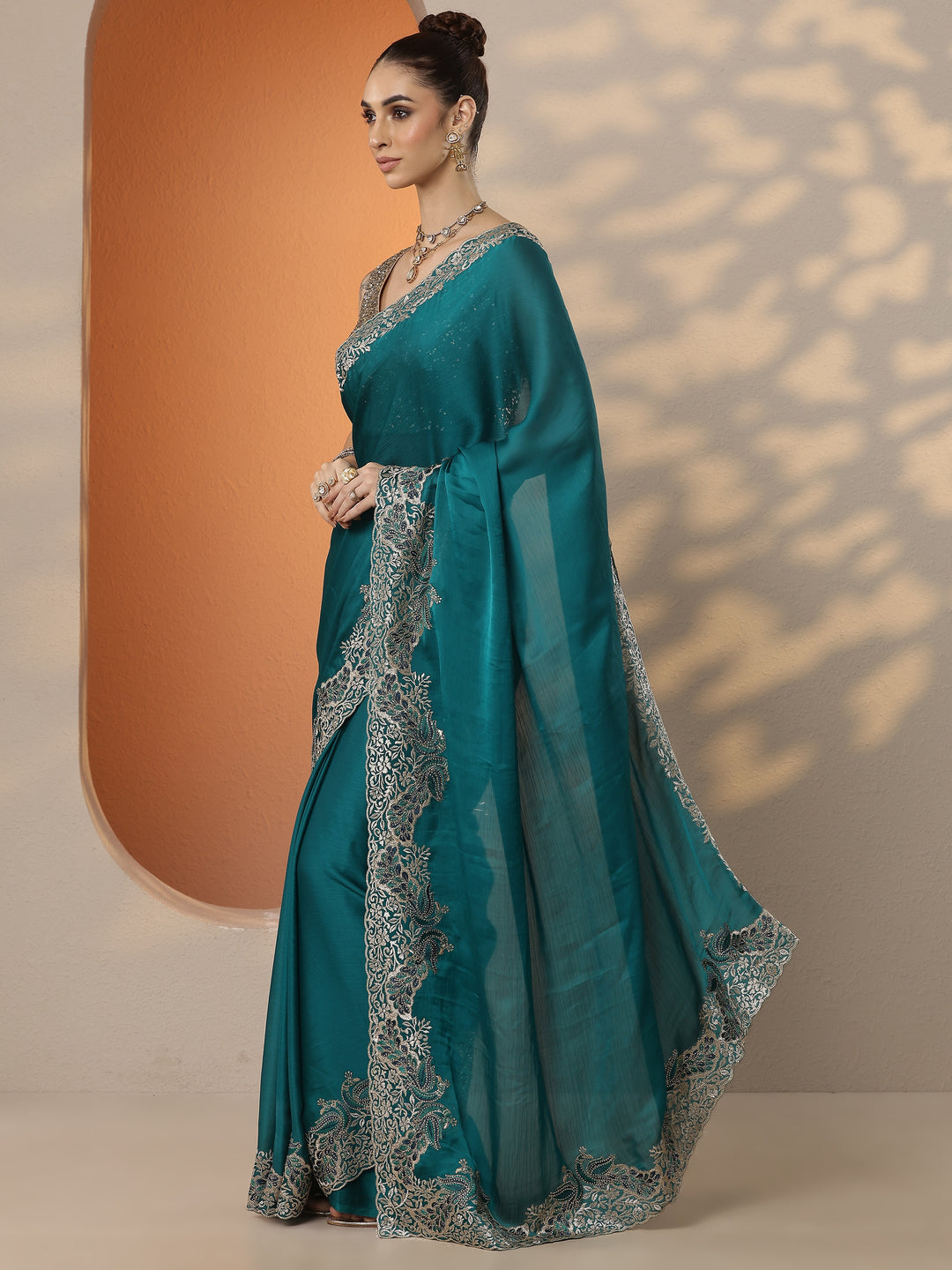 Green Solid Chiffon Saree With Unstitched Blouse Piece