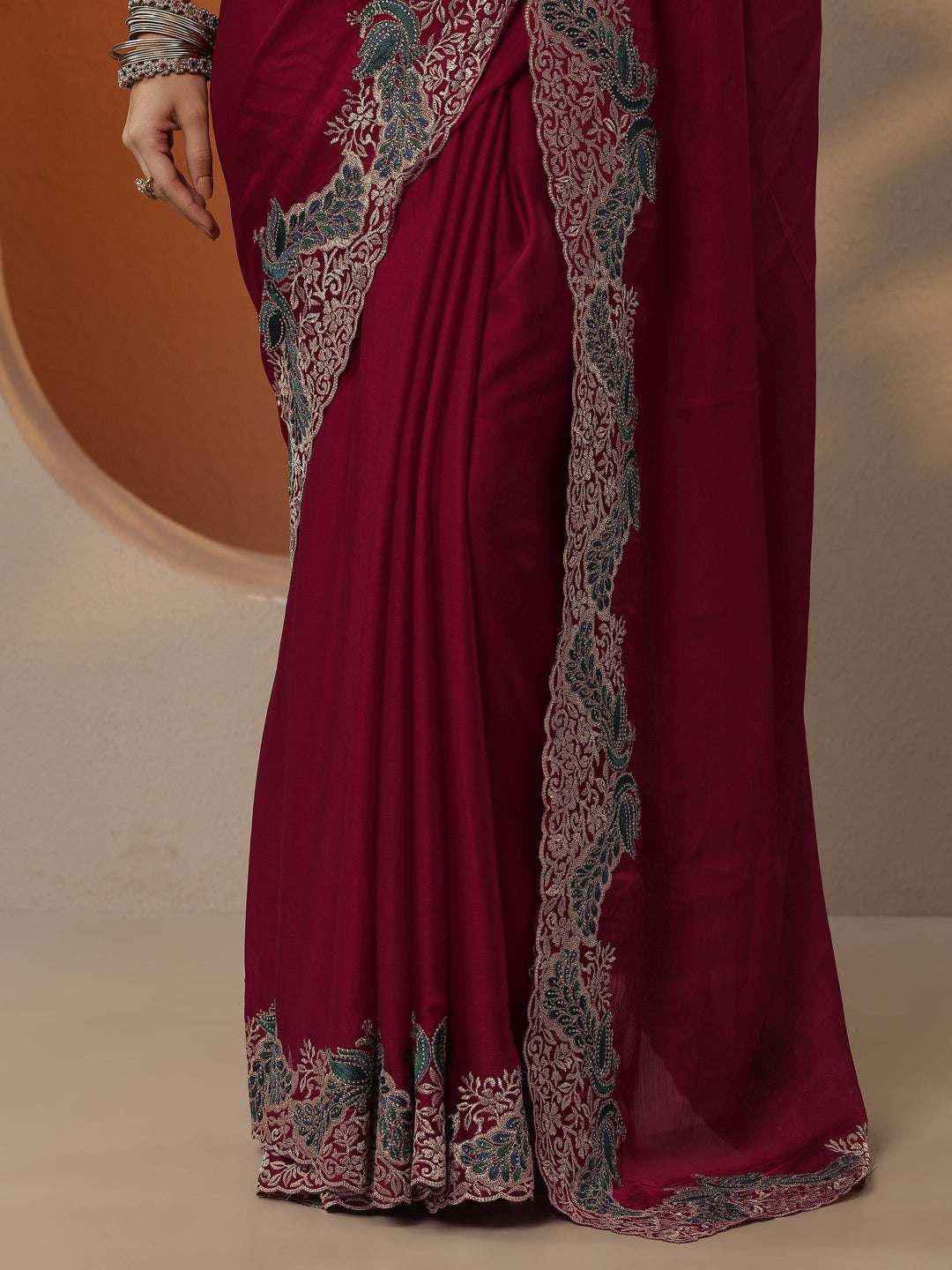 Red Solid Chiffon Saree With Unstitched Blouse Piece