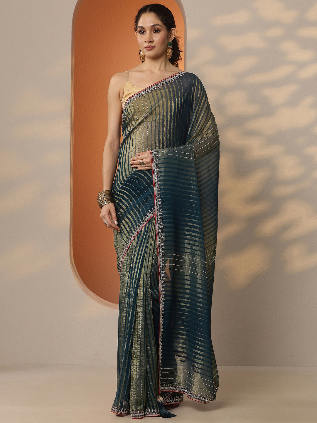 Green Embellished Georgette Saree With Unstitched Blouse Piece