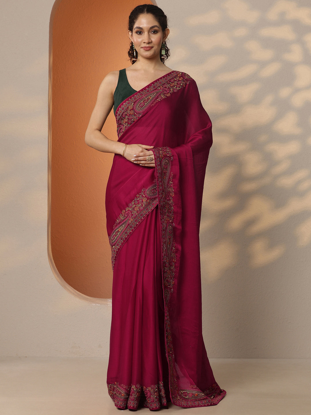Red Solid Chiffon Saree With Unstitched Blouse Piece