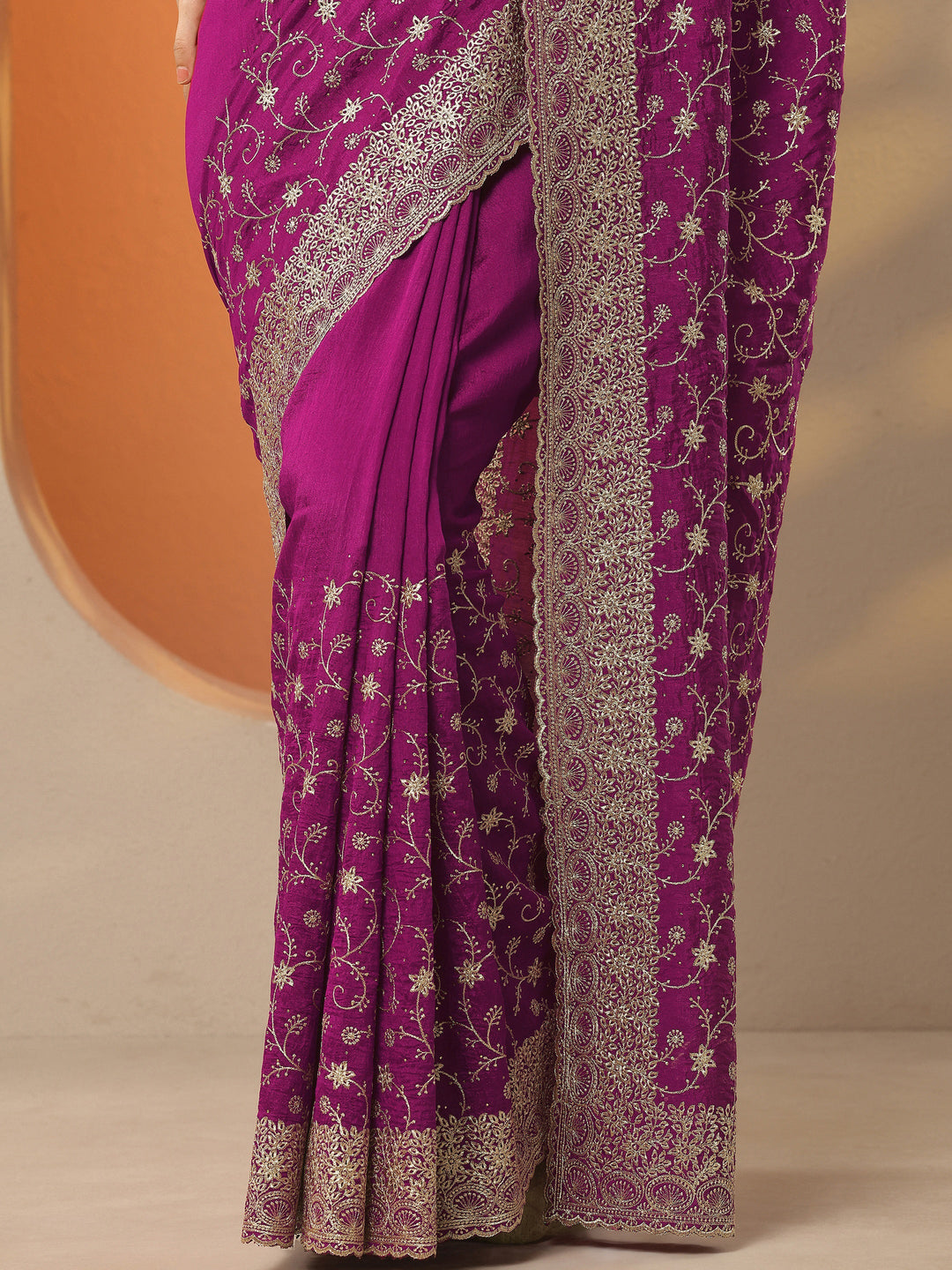Magenta Embellished Silk Blend Saree With Unstitched Blouse Piece