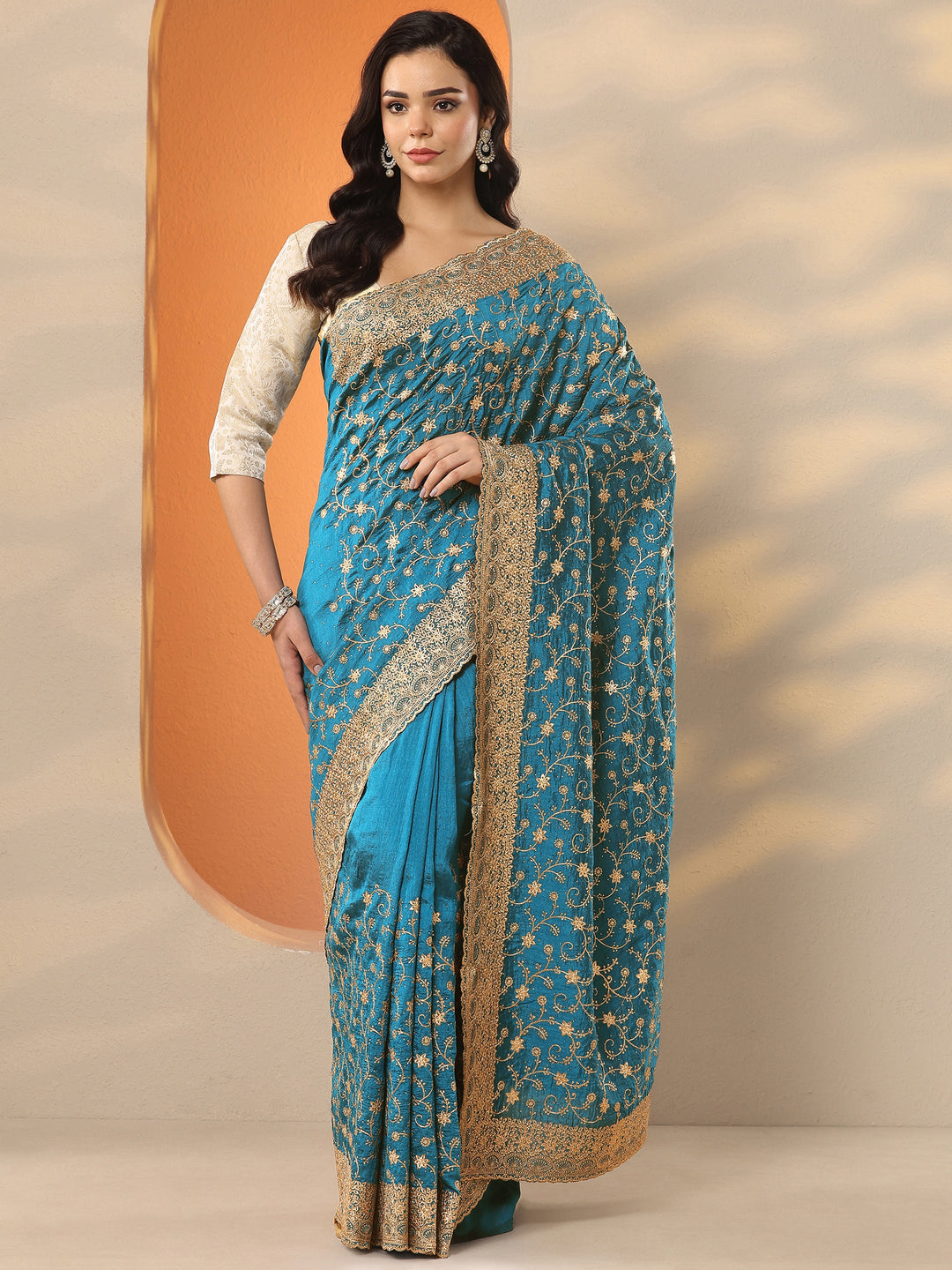 Blue Embellished Silk Blend Saree With Unstitched Blouse Piece