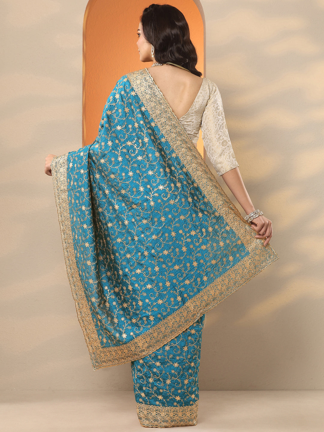 Blue Embellished Silk Blend Saree With Unstitched Blouse Piece