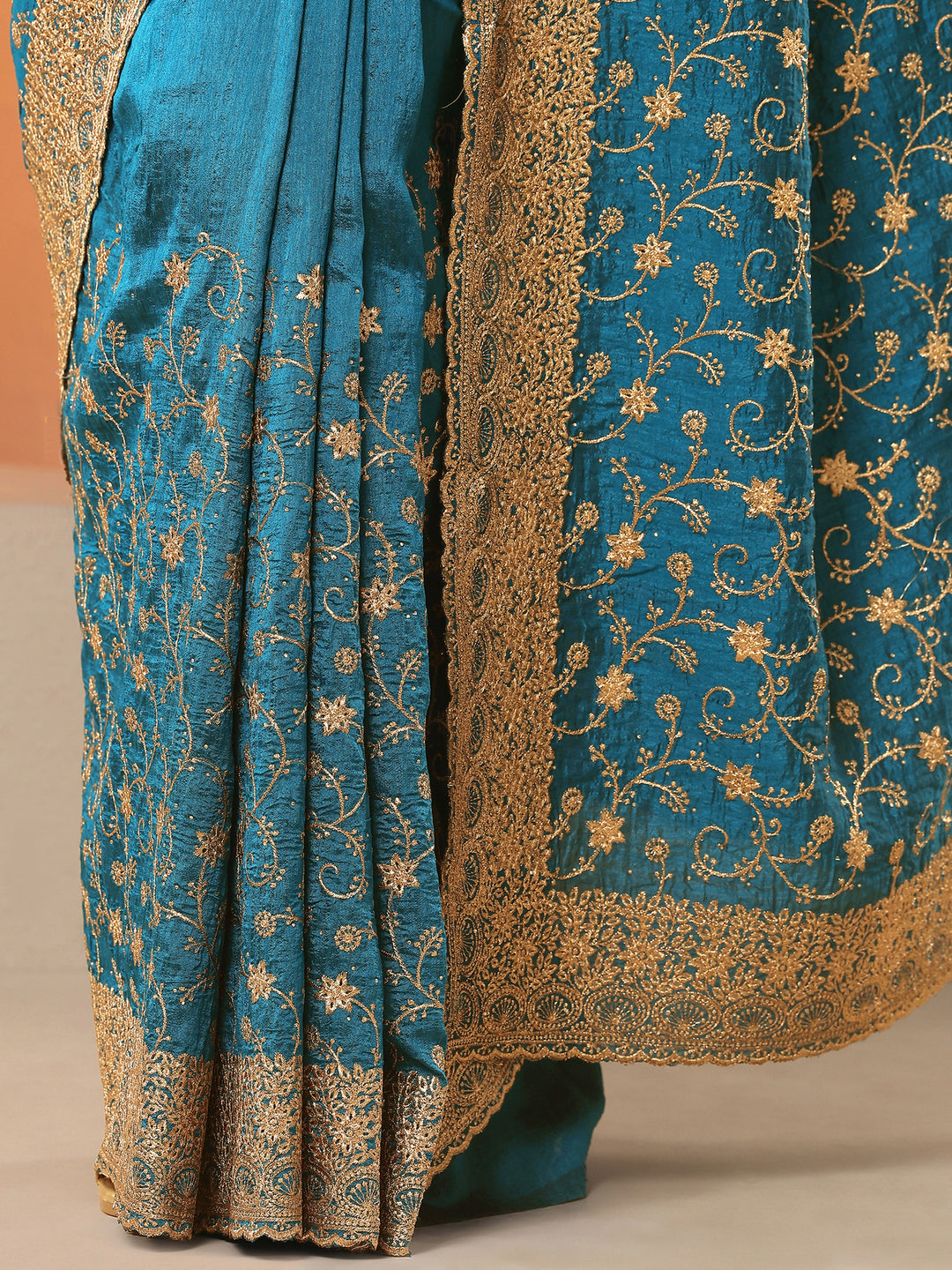 Blue Embellished Silk Blend Saree With Unstitched Blouse Piece