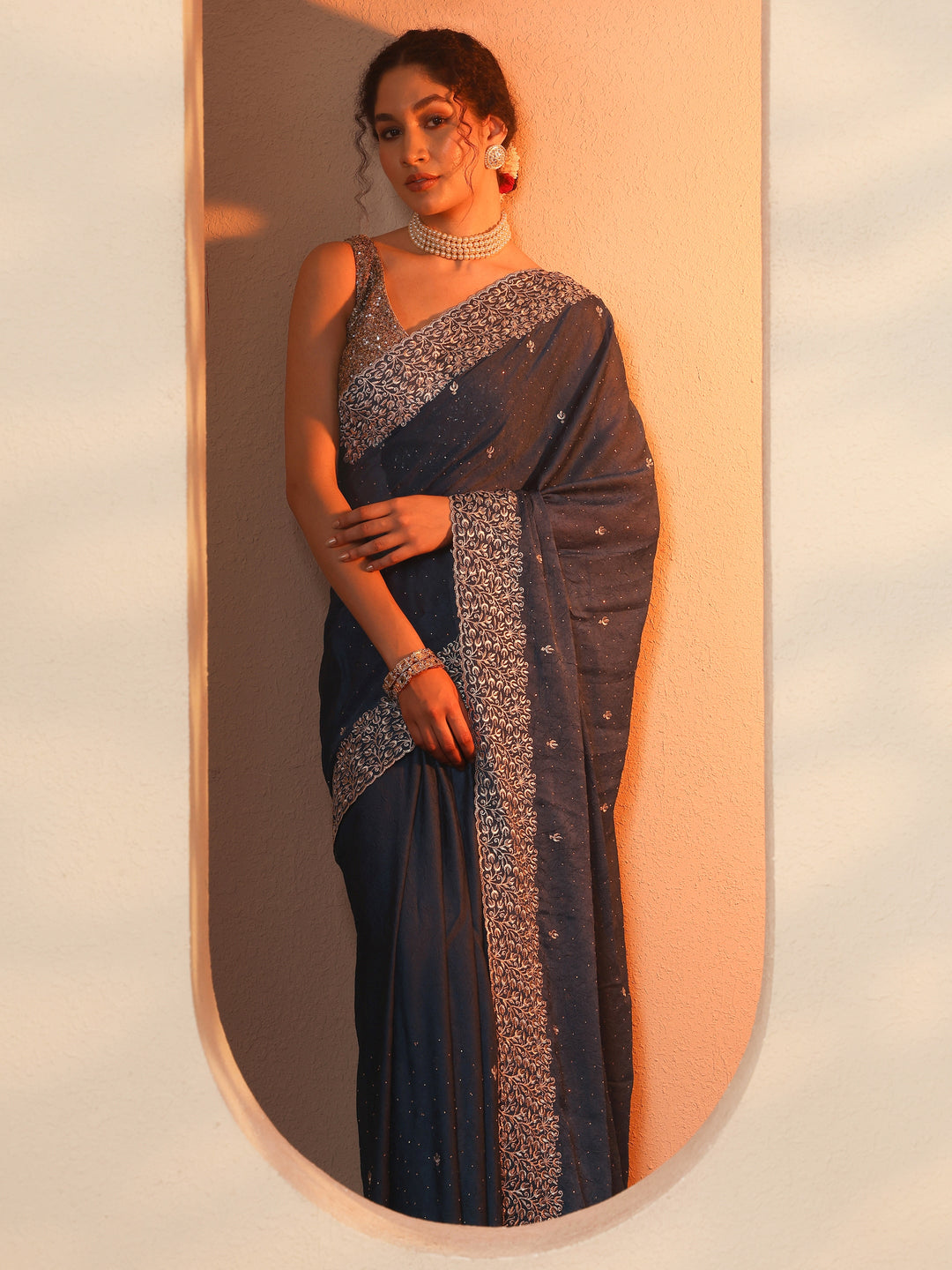 Blue Embellished Silk Blend Saree With Unstitched Blouse Piece