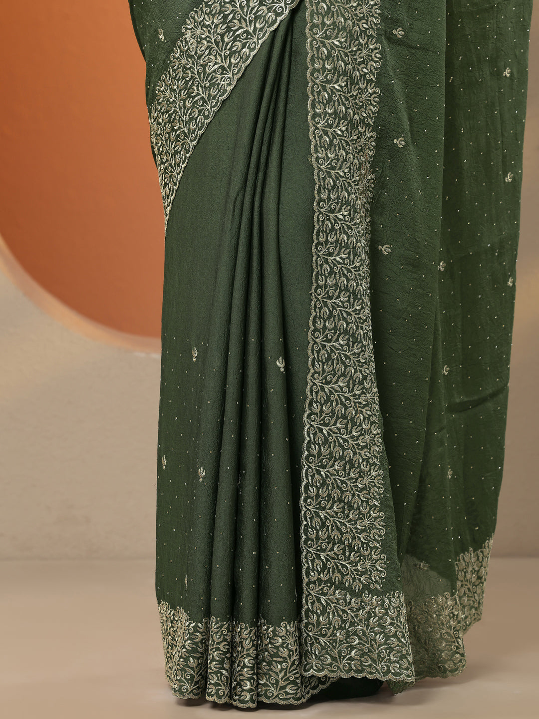 Green Embellished Silk Blend Saree With Unstitched Blouse Piece