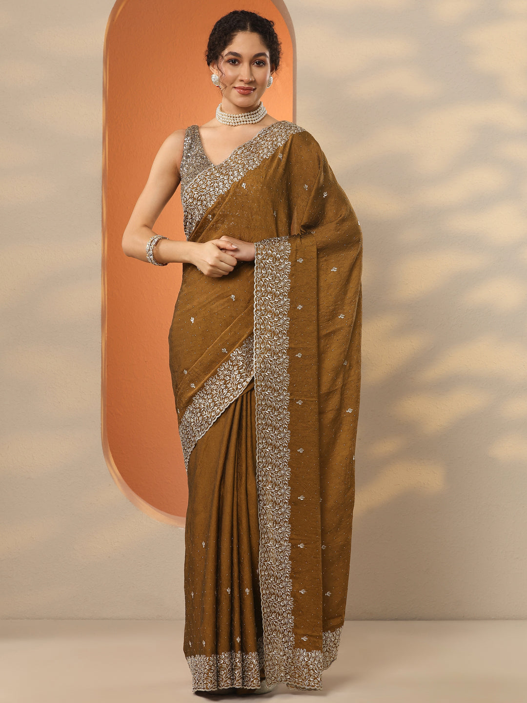 Mustard Embellished Silk Blend Saree With Unstitched Blouse Piece